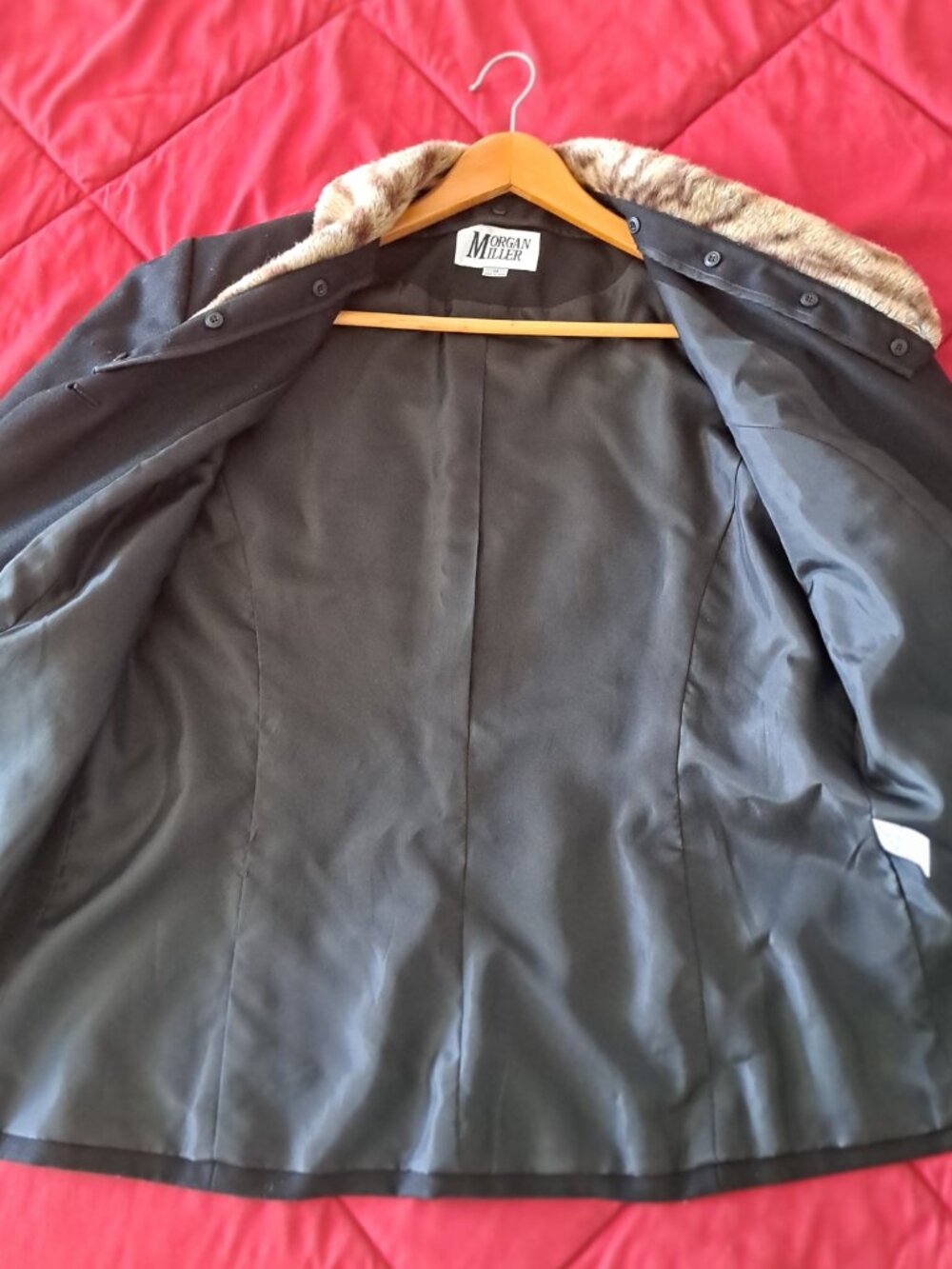 Suit - Picture 2 of 5